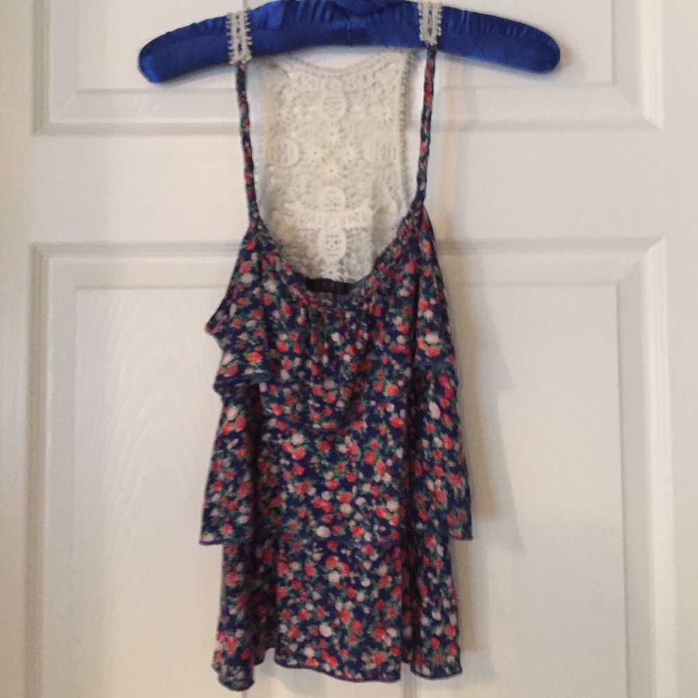 🛍 Bundle & Save 🛍 Flowy Floral Crochet Back Tank top